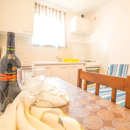 Apartamento Danijela 1140 Pula